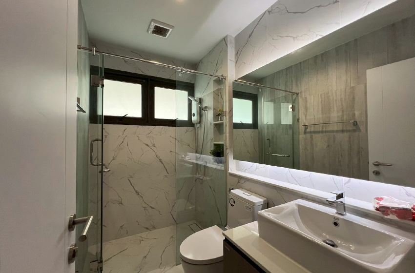 House with Shared Pool in Srinakarin 